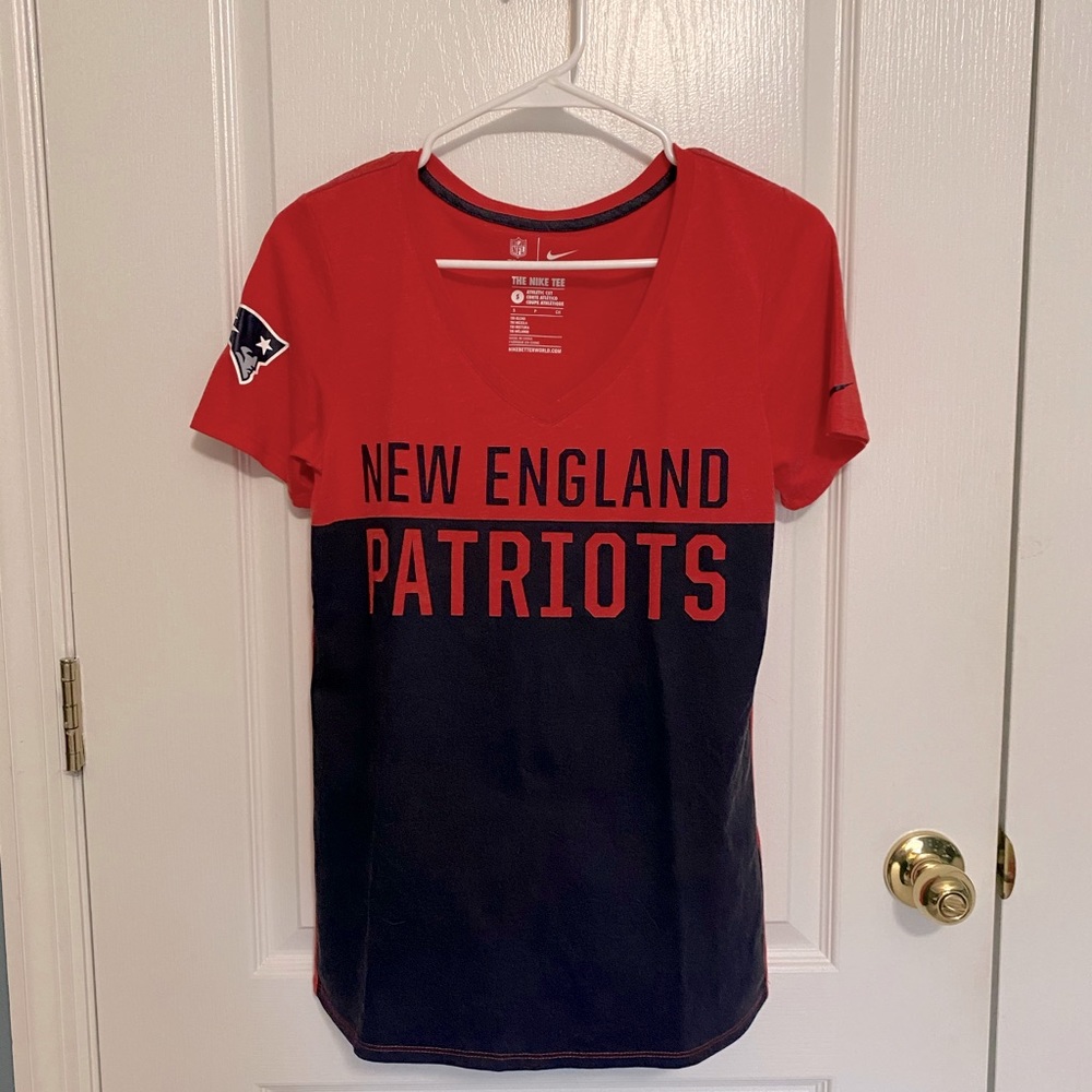 Nike New England Patriots women’s T-shirt- sz sm